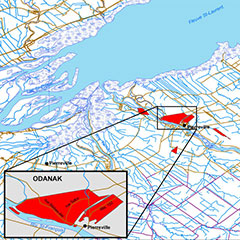 Carte couleur des limites actuelles de la communauté d'Odanak, identifiées en rouge. On peut voir le Fleuve Saint-Laurent.